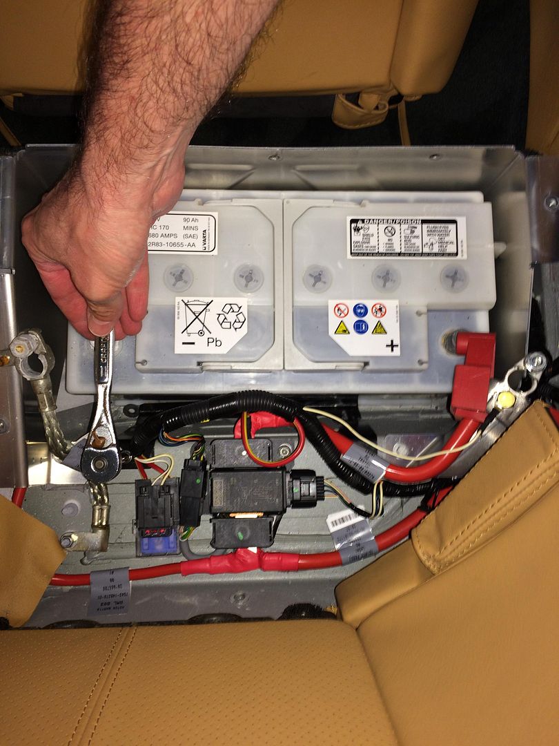 How To 09 Db9 Battery Replacement 6speedonline